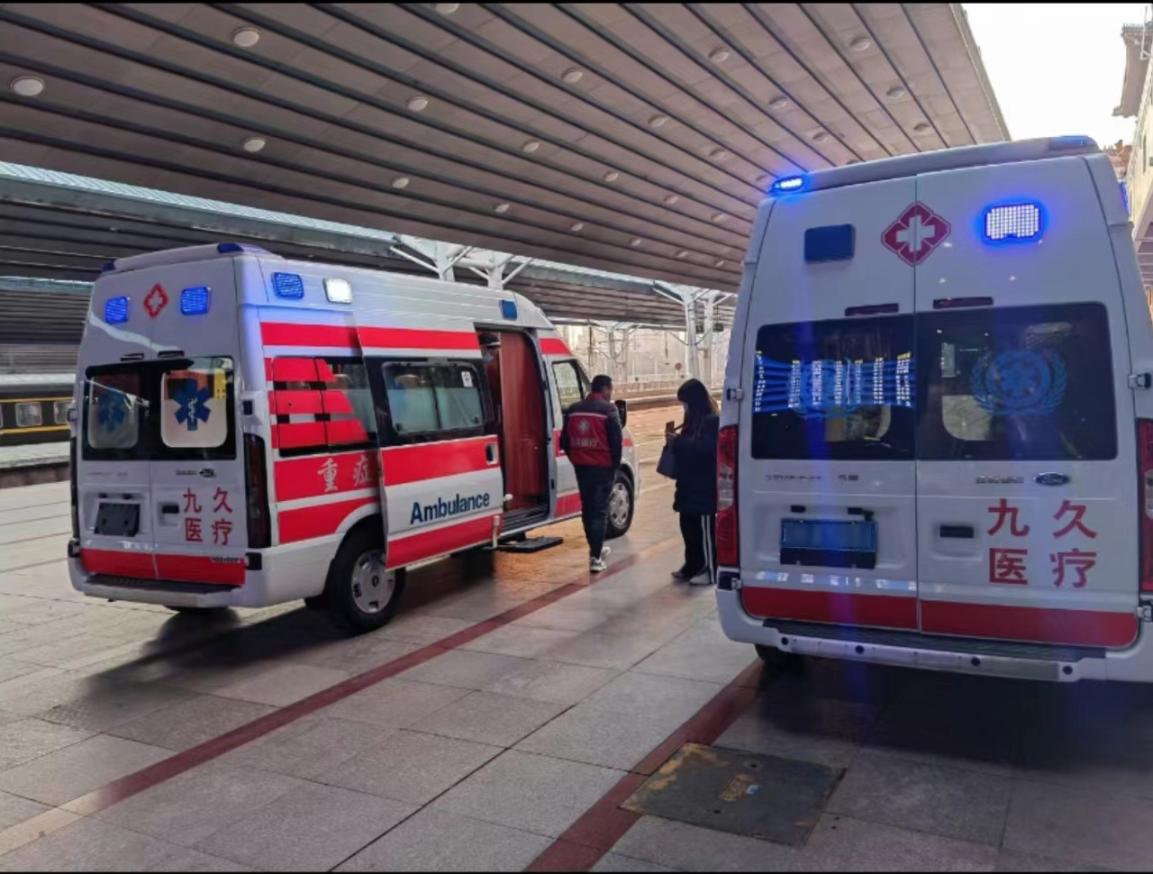 阿合奇县救护车长途转运